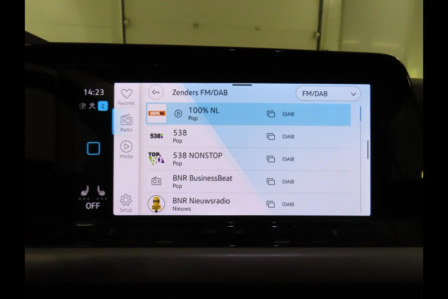 Volkswagen Golf 1.0 eTSI Life Business Airco Climatronic Elektr. ERGO Comfortstoelen Adaptive Cruise Control PDC VA Full LED Stoel/Stuurverwarming Sfeerverlichting