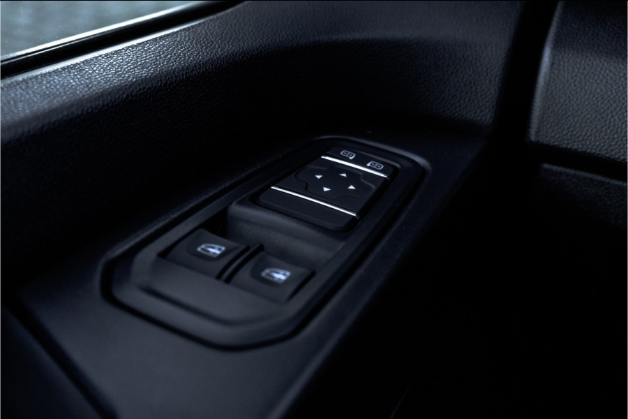 Renault Trafic Blue dCi 150PK | L2H1 | 9-Zits | IN BPM/BTW | LED | Canera | Navi | Zijschuifdeur R+L | Cruise | Airco | PDC | Euro 6