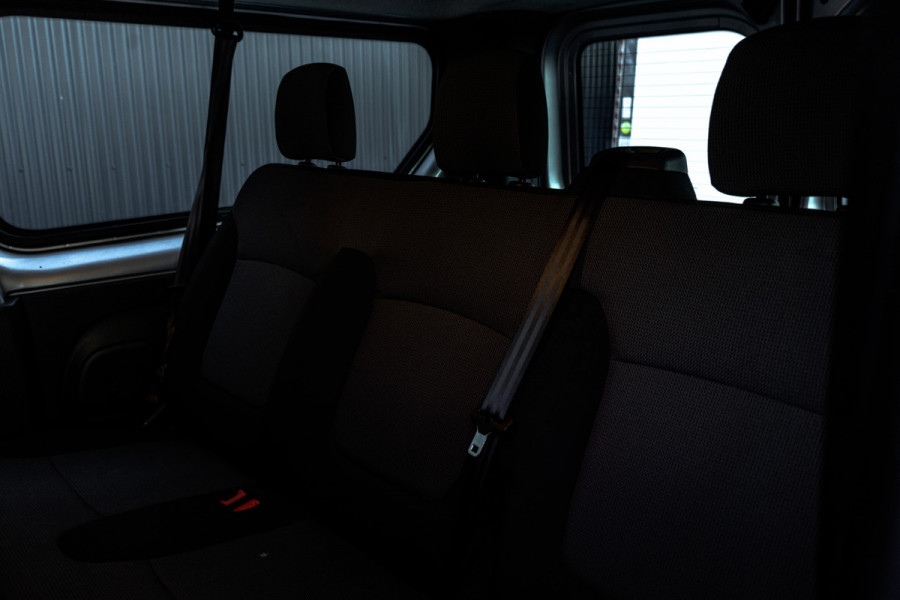 Renault Trafic Blue dCi 150PK | L2H1 | 9-Zits | IN BPM/BTW | LED | Canera | Navi | Zijschuifdeur R+L | Cruise | Airco | PDC | Euro 6