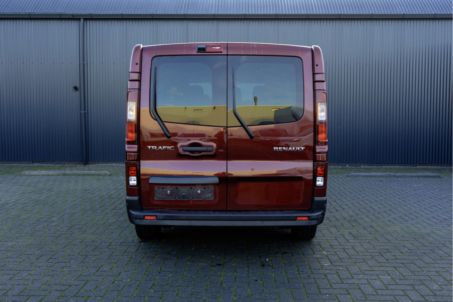 Renault Trafic Renault Trafic Blue dCi 150PK | L2H1 | 9-Zits | IN BTW/BPM | LED | Camera | Navi | Zijschuifdeur R+L | Cruise | Airco | PDC | Eu