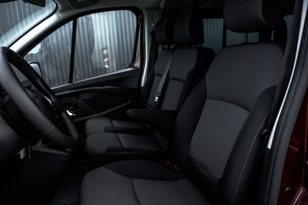 Renault Trafic Renault Trafic Blue dCi 150PK | L2H1 | 9-Zits | IN BTW/BPM | LED | Camera | Navi | Zijschuifdeur R+L | Cruise | Airco | PDC | Eu