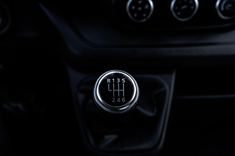 Renault Trafic Renault Trafic Blue dCi 150PK | L2H1 | 9-Zits | IN BTW/BPM | LED | Camera | Navi | Zijschuifdeur R+L | Cruise | Airco | PDC | Eu