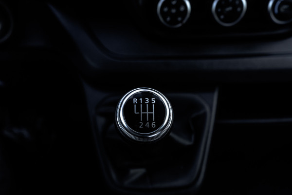 Renault Trafic Renault Trafic Blue dCi 150PK | L2H1 | 9-Zits | IN BTW/BPM | LED | Camera | Navi | Zijschuifdeur R+L | Cruise | Airco | PDC | Eu