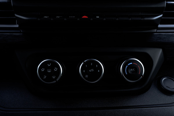 Renault Trafic Renault Trafic Blue dCi 150PK | L2H1 | 9-Zits | IN BTW/BPM | LED | Camera | Navi | Zijschuifdeur R+L | Cruise | Airco | PDC | Eu