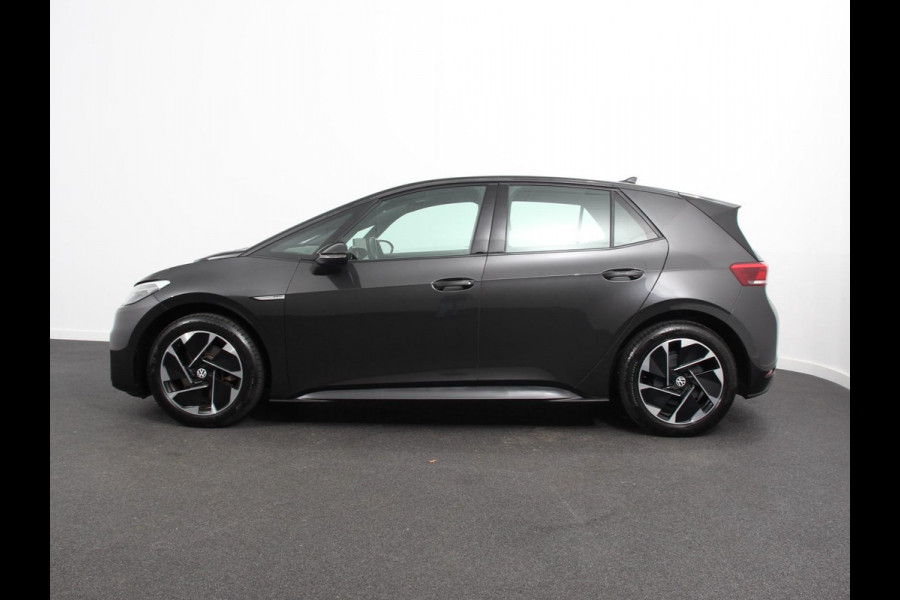 Volkswagen ID.3 Life 58 kWh Climate control Navigatie Cruise control Parkeersensoren voor + achter LED Voorstoelen verwarmd Apple Carplay/ Android Auto