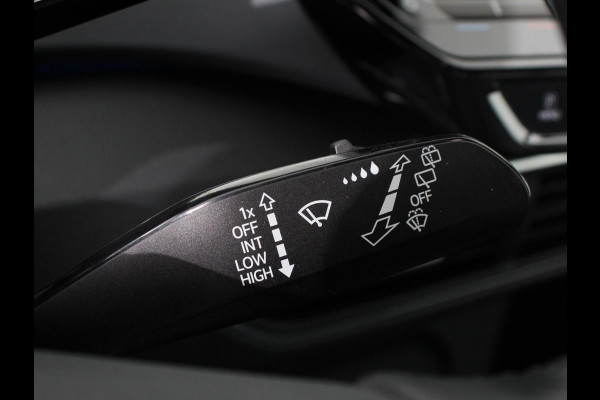 Volkswagen ID.3 Life 58 kWh Climate control Navigatie Cruise control Parkeersensoren voor + achter LED Voorstoelen verwarmd Apple Carplay/ Android Auto