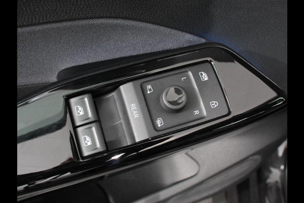 Volkswagen ID.3 Life 58 kWh Climate control Navigatie Cruise control Parkeersensoren voor + achter LED Voorstoelen verwarmd Apple Carplay/ Android Auto