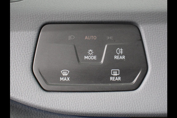 Volkswagen ID.3 Life 58 kWh Climate control Navigatie Cruise control Parkeersensoren voor + achter LED Voorstoelen verwarmd Apple Carplay/ Android Auto