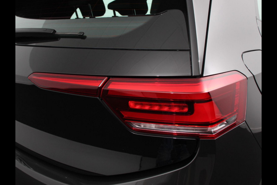 Volkswagen ID.3 Life 58 kWh Climate control Navigatie Cruise control Parkeersensoren voor + achter LED Voorstoelen verwarmd Apple Carplay/ Android Auto