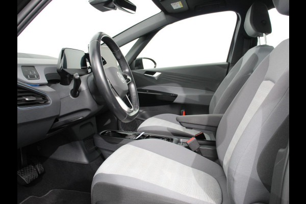 Volkswagen ID.3 Life 58 kWh Climate control Navigatie Cruise control Parkeersensoren voor + achter LED Voorstoelen verwarmd Apple Carplay/ Android Auto