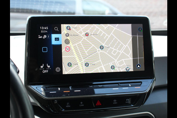 Volkswagen ID.3 Life 58 kWh Climate control Navigatie Cruise control Parkeersensoren voor + achter LED Voorstoelen verwarmd Apple Carplay/ Android Auto