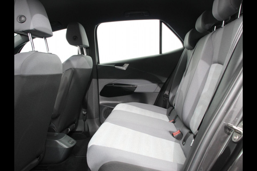 Volkswagen ID.3 Life 58 kWh Climate control Navigatie Cruise control Parkeersensoren voor + achter LED Voorstoelen verwarmd Apple Carplay/ Android Auto