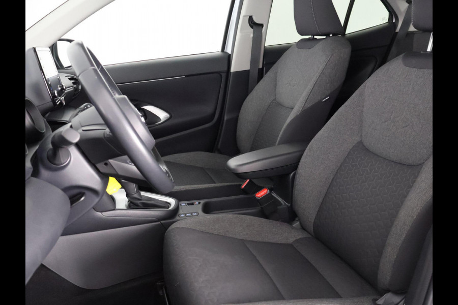 Toyota Yaris Cross 1.5 HYBRID BI-TONE PACK GARANTIE 2-2034 ! CLIMA.CRUISE ADAPTIEF. PARKEER CAMERA.