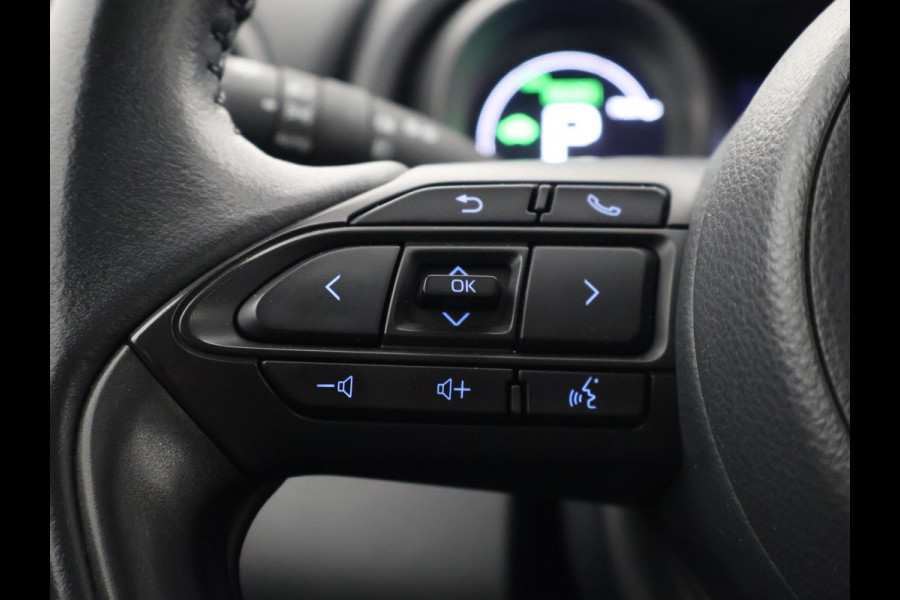 Toyota Yaris Cross 1.5 HYBRID BI-TONE PACK GARANTIE 2-2034 ! CLIMA.CRUISE ADAPTIEF. PARKEER CAMERA.