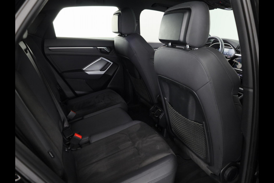 Audi Q3 Sportback 35 TFSI Pro Line S 150pk | Panoramadak | Adaptieve cruise controle | Verwarmbare voorstoelen | Parkeercamera