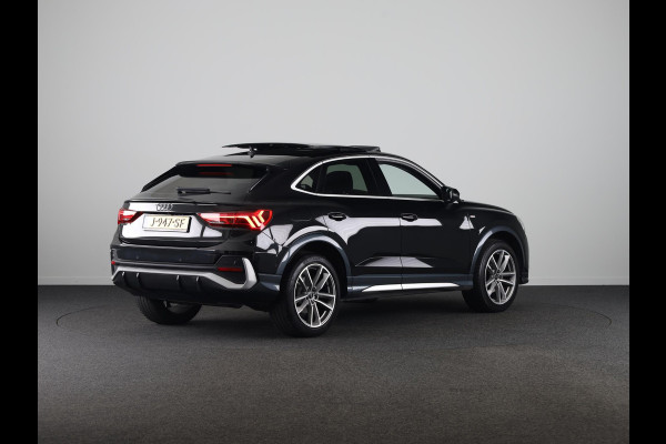 Audi Q3 Sportback 35 TFSI Pro Line S 150pk | Panoramadak | Adaptieve cruise controle | Verwarmbare voorstoelen | Parkeercamera