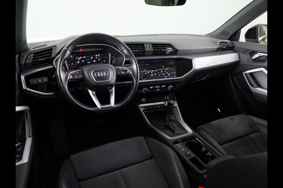 Audi Q3 Sportback 35 TFSI Pro Line S 150pk | Panoramadak | Adaptieve cruise controle | Verwarmbare voorstoelen | Parkeercamera
