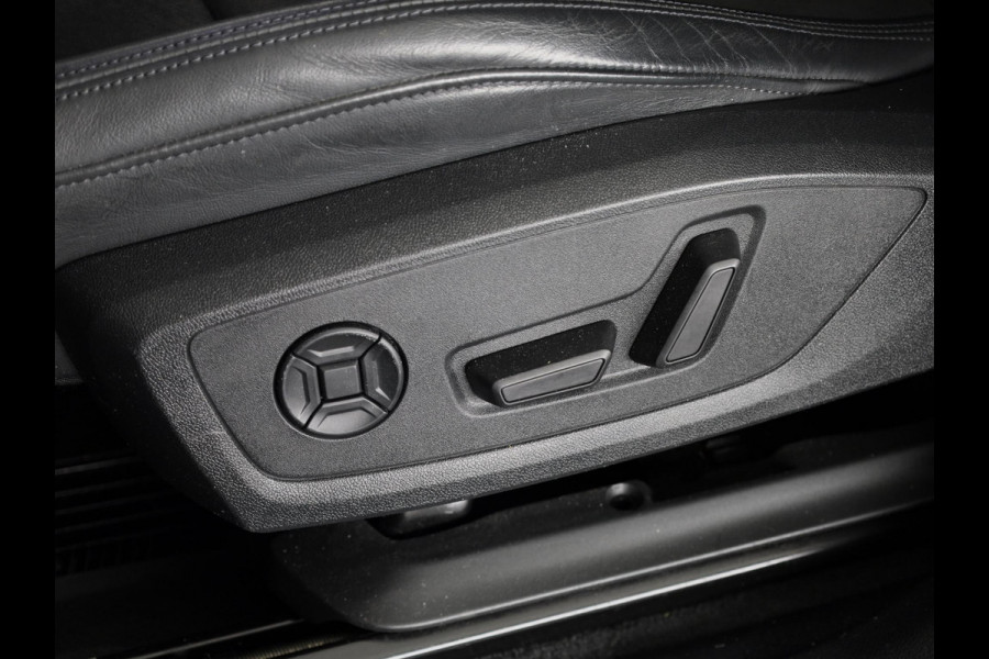 Audi Q3 Sportback 35 TFSI Pro Line S 150pk | Panoramadak | Adaptieve cruise controle | Verwarmbare voorstoelen | Parkeercamera