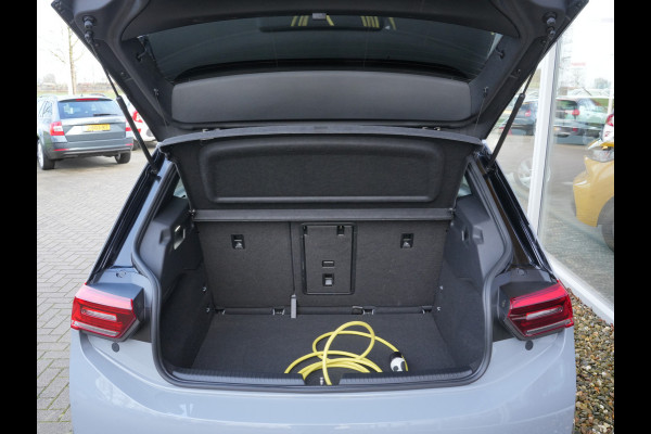 Volkswagen ID.3 First Plus 58 kWh | SoH 92% | LED | Steunhaak | Adaptive Cruise | Navigatie