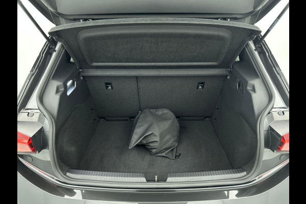 CUPRA Born Essential 62 kWh | Navigatie | Apple Carplay/Android Auto |  Adaptive Cruise Control | Climate Control | Ambient Light | PDC VA | Camera