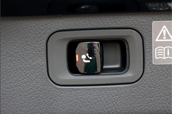 Mercedes-Benz C-Klasse Estate 300 e AMG Line Aut9 | Panoramadak | Trekhaak | Distronic | HUD | Stuurwielverwarming | Memory | Leder | Advanced Sound System | Sfeerverlichting | Rijassistentiepakket+ |