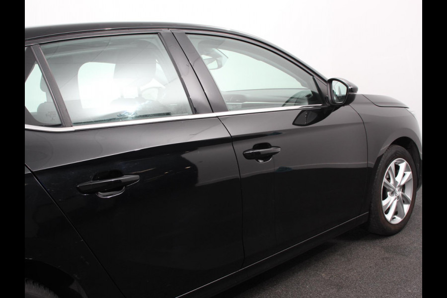 Opel Corsa 1.2 turbo 102pk Elegance | Navigatie | Apple Carplay/Android Auto | Climate Control | Camera | Parkeer sensoren V+A | Lichtmetalen Velgen | Cruise Control