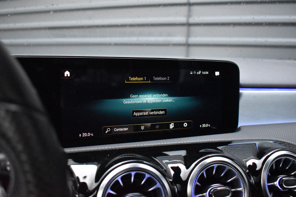 Mercedes-Benz A-Klasse 180 Business Solution AMG | Pano | Sfeerverlichting | Camera | Stoelen Elektr. + Memory | Stoelverwarming | Orig. NL |