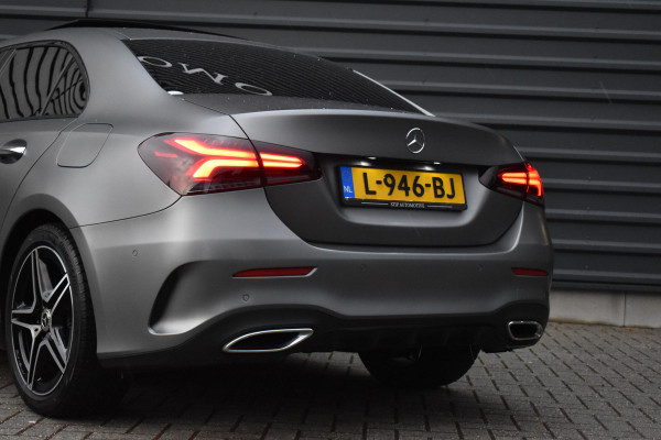 Mercedes-Benz A-Klasse 180 Business Solution AMG | Pano | Sfeerverlichting | Camera | Stoelen Elektr. + Memory | Stoelverwarming | Orig. NL |