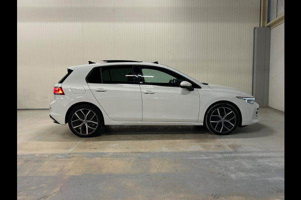 Volkswagen Golf 1.5 eTSI 50 Edition | PANO | IQ LIGHTS | CAMERA | HUD | MILD HYBRIDE