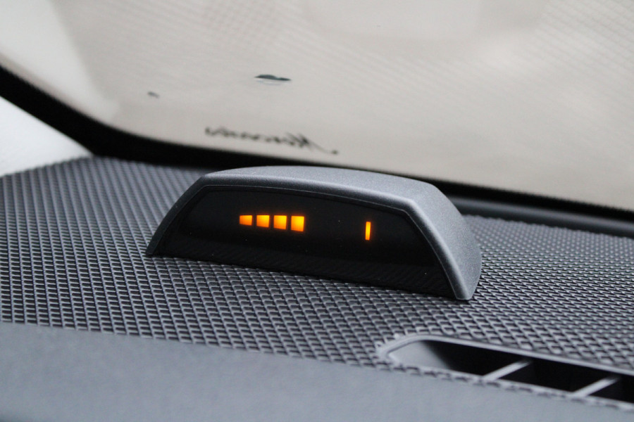 Mercedes-Benz eVito Extra Lang 66 kWh 116pk - Leder - Camera - LED - Carplay/Android - PDC - Stoelverwarming - Snelladen - Rijklaar