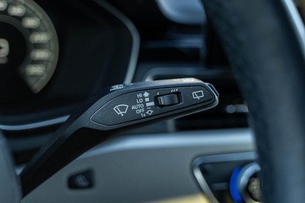 Audi A4 Avant 35 TFSI Business Edition 150PK Navi Sportstoelen Trekhaak