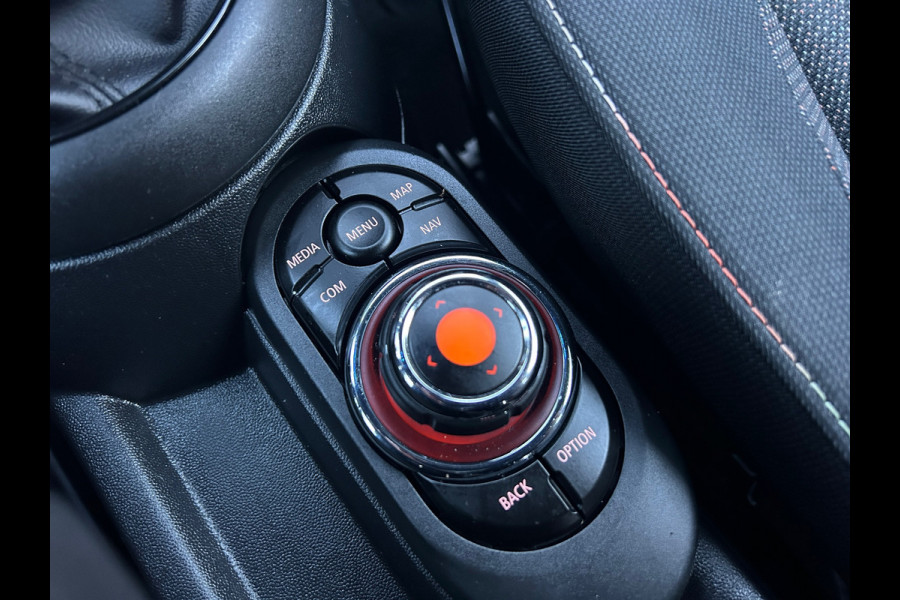 MINI Mini 1.5 Pepper Apple Carplay LED KeyLess NL-Auto Rijklaarprijs!