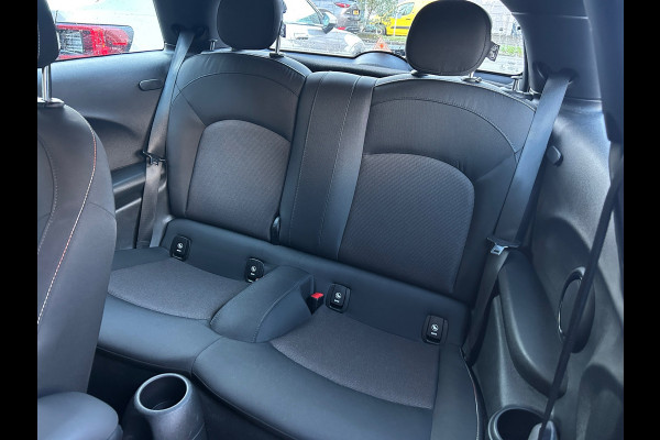 MINI Mini 1.5 Pepper Apple Carplay LED KeyLess NL-Auto Rijklaarprijs!