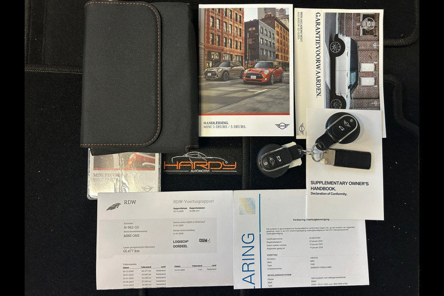 MINI Mini 1.5 Pepper Apple Carplay LED KeyLess NL-Auto Rijklaarprijs!