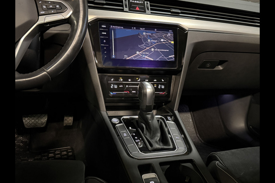 Volkswagen Passat Variant 1.5 TSI 2x R-Line Business + | Panoramadak | Leder | Camera | Afn. trekhaak | Adaptive cruise | Stoelverwarming | Virtual
