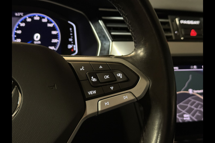 Volkswagen Passat Variant 1.5 TSI 2x R-Line Business + | Panoramadak | Leder | Camera | Afn. trekhaak | Adaptive cruise | Stoelverwarming | Virtual