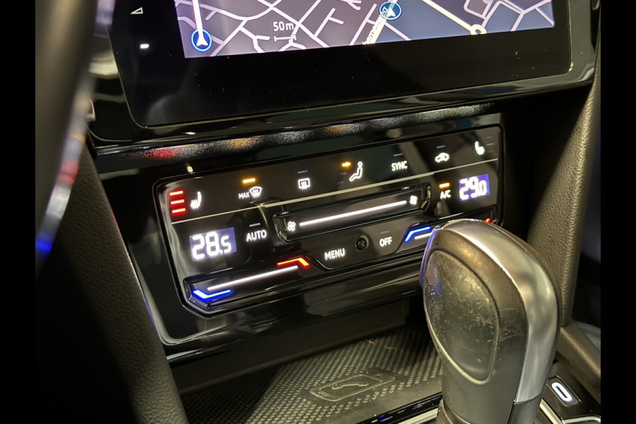 Volkswagen Passat Variant 1.5 TSI 2x R-Line Business + | Panoramadak | Leder | Camera | Afn. trekhaak | Adaptive cruise | Stoelverwarming | Virtual