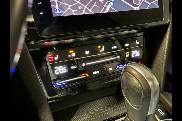 Volkswagen Passat Variant 1.5 TSI 2x R-Line Business + | Panoramadak | Leder | Camera | Afn. trekhaak | Adaptive cruise | Stoelverwarming | Virtual
