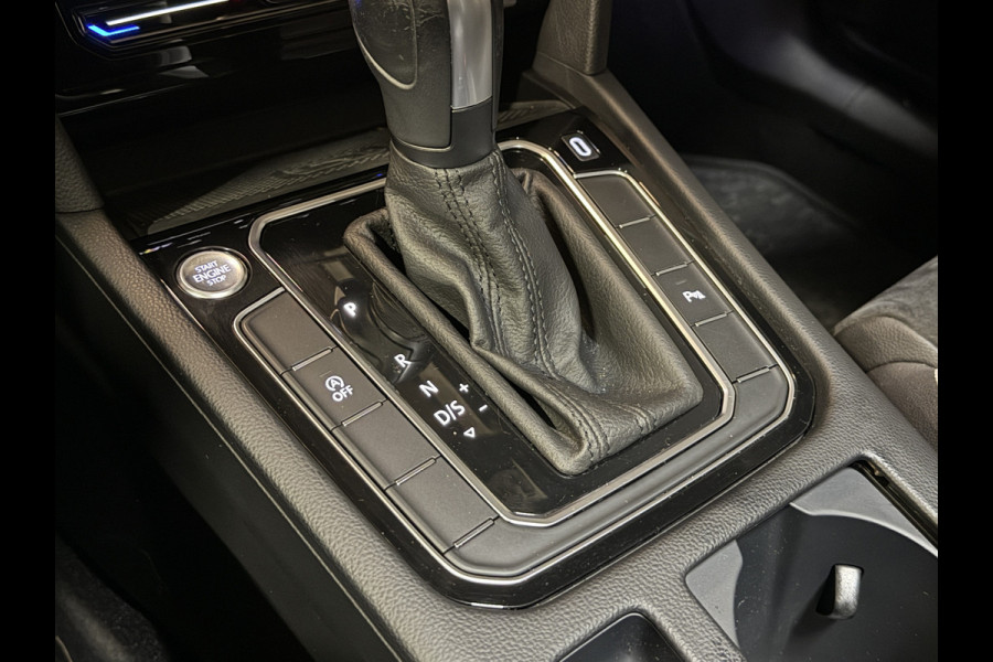 Volkswagen Passat Variant 1.5 TSI 2x R-Line Business + | Panoramadak | Leder | Camera | Afn. trekhaak | Adaptive cruise | Stoelverwarming | Virtual