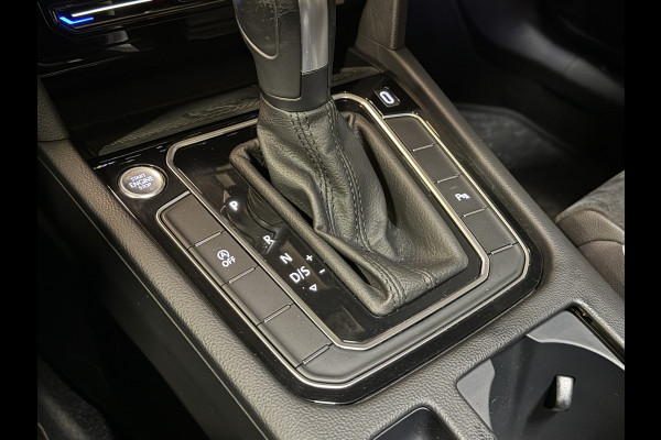Volkswagen Passat Variant 1.5 TSI 2x R-Line Business + | Panoramadak | Leder | Camera | Afn. trekhaak | Adaptive cruise | Stoelverwarming | Virtual