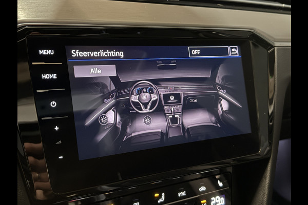 Volkswagen Passat Variant 1.5 TSI 2x R-Line Business + | Panoramadak | Leder | Camera | Afn. trekhaak | Adaptive cruise | Stoelverwarming | Virtual