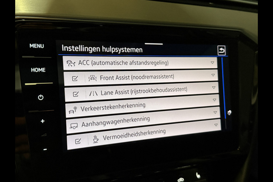 Volkswagen Passat Variant 1.5 TSI 2x R-Line Business + | Panoramadak | Leder | Camera | Afn. trekhaak | Adaptive cruise | Stoelverwarming | Virtual