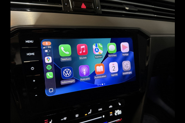 Volkswagen Passat Variant 1.5 TSI 2x R-Line Business + | Panoramadak | Leder | Camera | Afn. trekhaak | Adaptive cruise | Stoelverwarming | Virtual