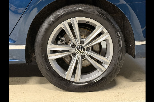 Volkswagen Passat Variant 1.5 TSI 2x R-Line Business + | Panoramadak | Leder | Camera | Afn. trekhaak | Adaptive cruise | Stoelverwarming | Virtual