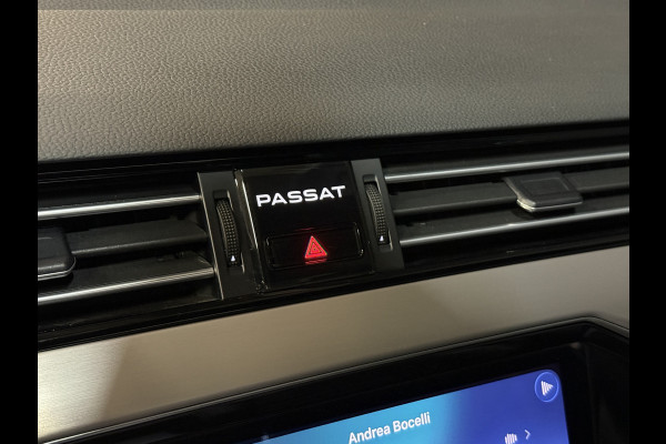 Volkswagen Passat Variant 1.5 TSI 2x R-Line Business + | Panoramadak | Leder | Camera | Afn. trekhaak | Adaptive cruise | Stoelverwarming | Virtual