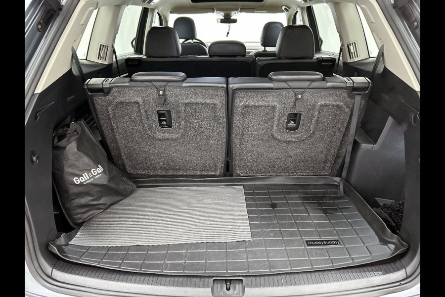 Volkswagen Atlas (Goed OnderH, 7 persoons, Panoramadak, Camera, StoelV, Cruise Con, Automaat, Etc)