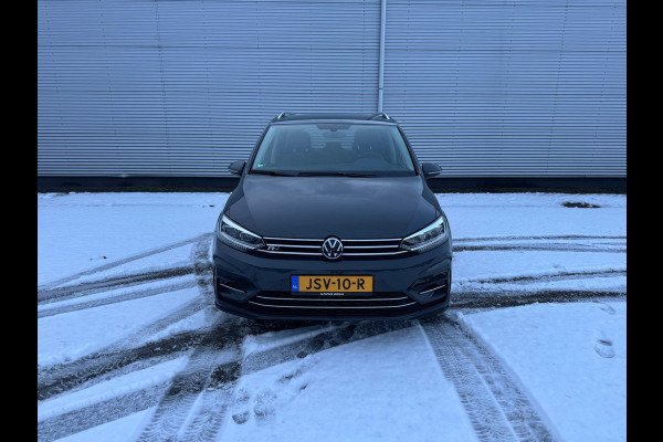 Volkswagen Touran 1.5 TSI R-Line Exclusive 7p,afn.Trekhaak,Navigatie,parkeersensoren/Camera,stoelverwarming,