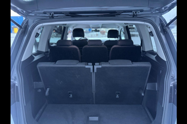 Volkswagen Touran 1.5 TSI R-Line Exclusive 7p,afn.Trekhaak,Navigatie,parkeersensoren/Camera,stoelverwarming,