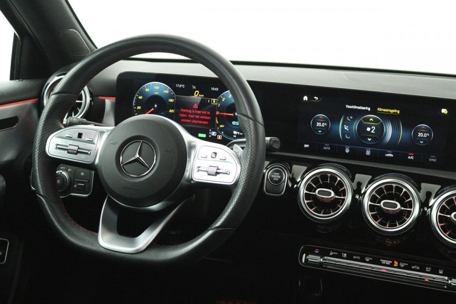Mercedes-Benz A-Klasse 250 e Business Solution AMG Limited (SFEERVERLICHTING, PANORAMADAK, CAMERA, STOELVERWARMING, 1e EIGENAAR)