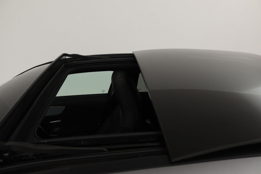 Mercedes-Benz A-Klasse 250 e Business Solution AMG Limited (SFEERVERLICHTING, PANORAMADAK, CAMERA, STOELVERWARMING, 1e EIGENAAR)